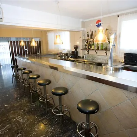 5 Islas Hotel 2*