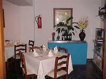 5 Islas Hotel 2*