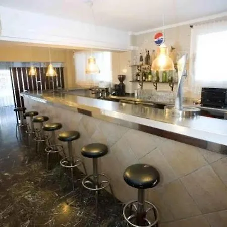 5 Islas Hotel 2*